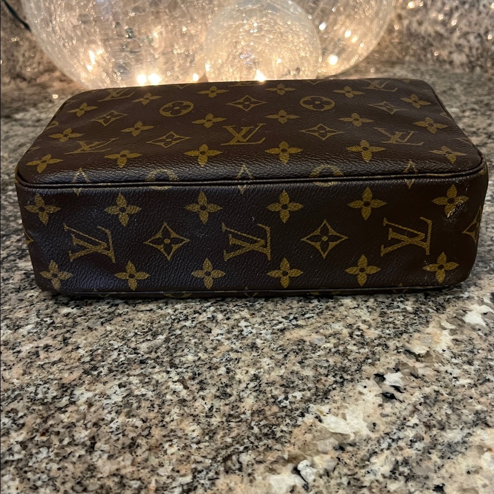 Louis Vuitton Monogram Trousse Toilette 23 - Picture 7 of 16